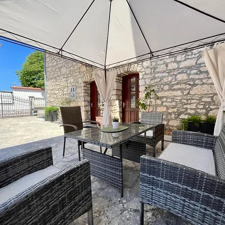 Stone House Mia * Premantura