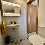 Stone House Mia