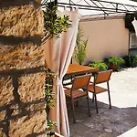 Dom wakacyjny Stone House Mia