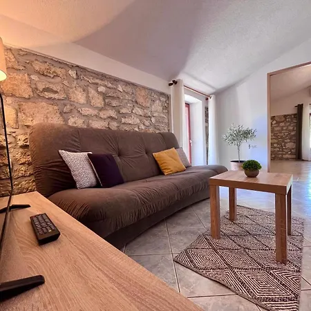Stone House Mia Premantura